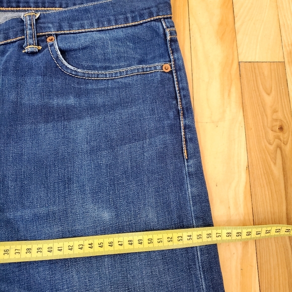 Levi’s 513™ Slim Straight Lightweight Jeans - Picture 9 of 12